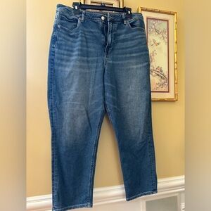 American Eagle Highest Rise Mom Jean Size 16S Stretch